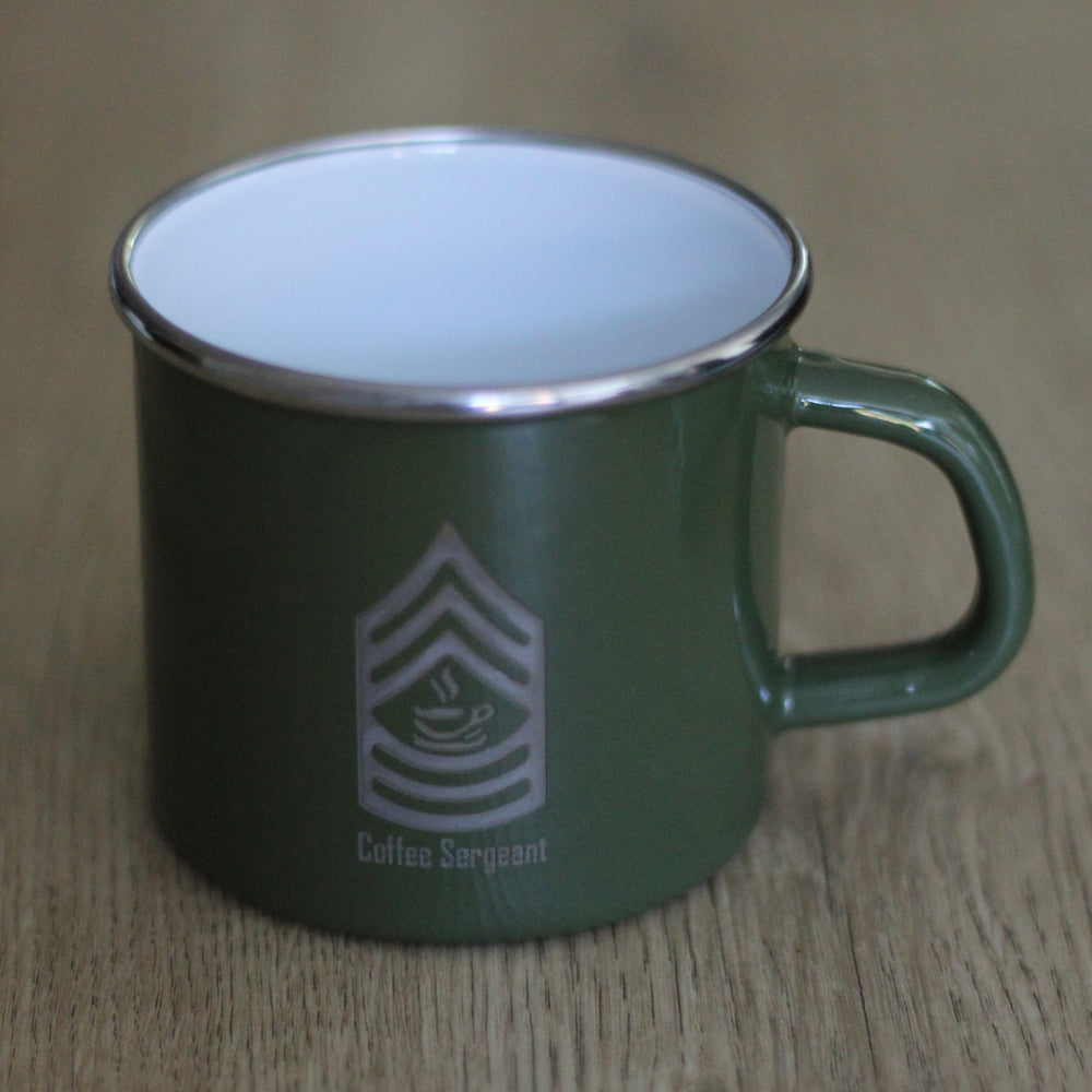 Coffee Sergeant Emaillebecher in olivgrün (450ml)